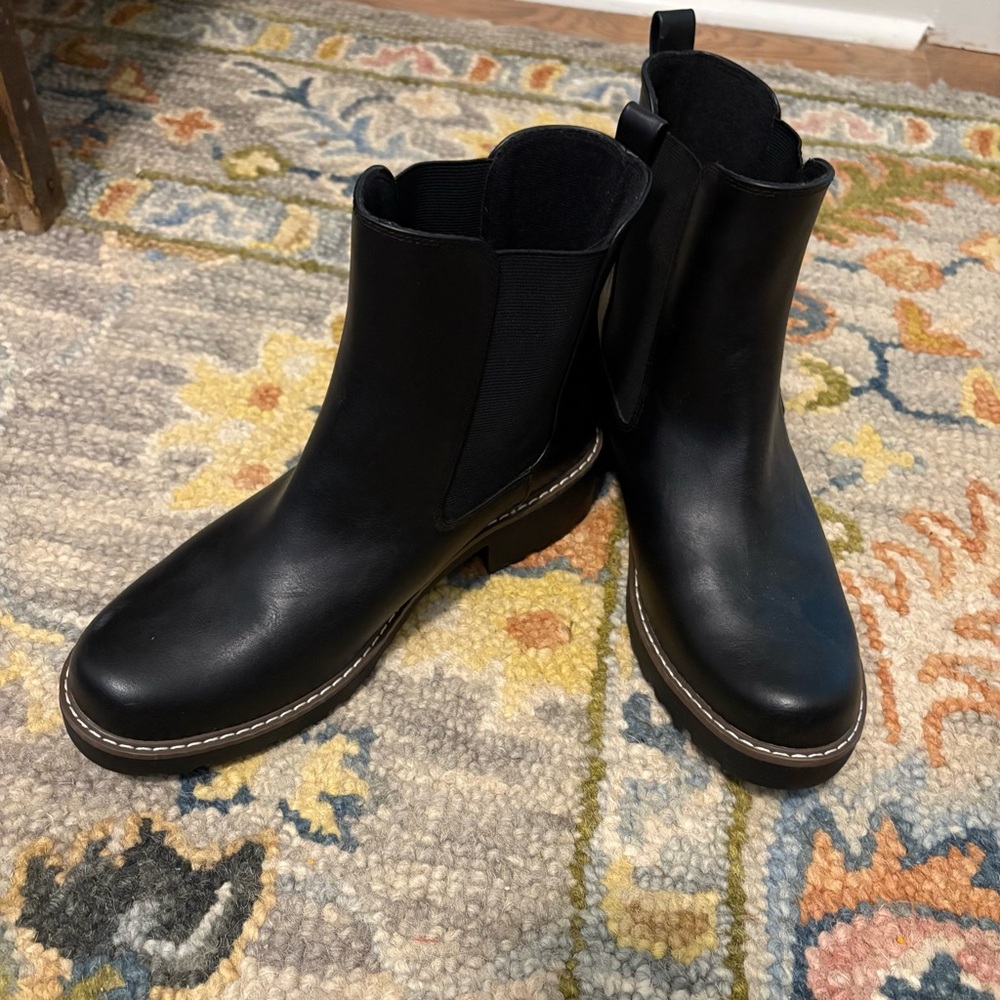 NWOT size 9 1/2 Black Ankle Boots